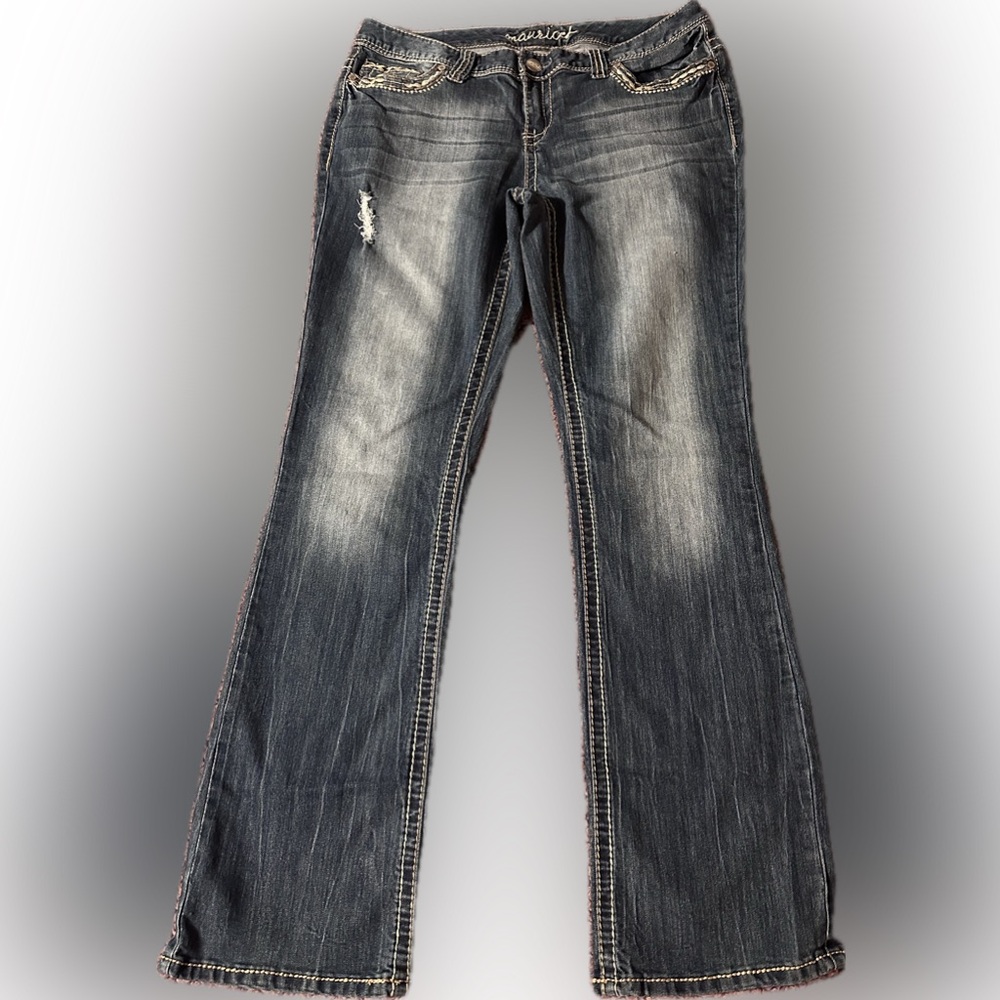 Maurices women’s straight leg, distressed, embellished stitching jeans sz 11/12